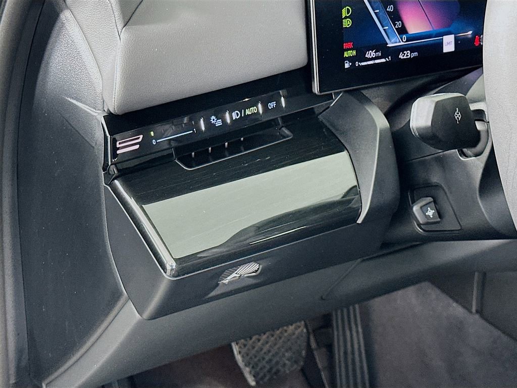 Used 2025 BMW 530i 530i w/ Premium Package image 10