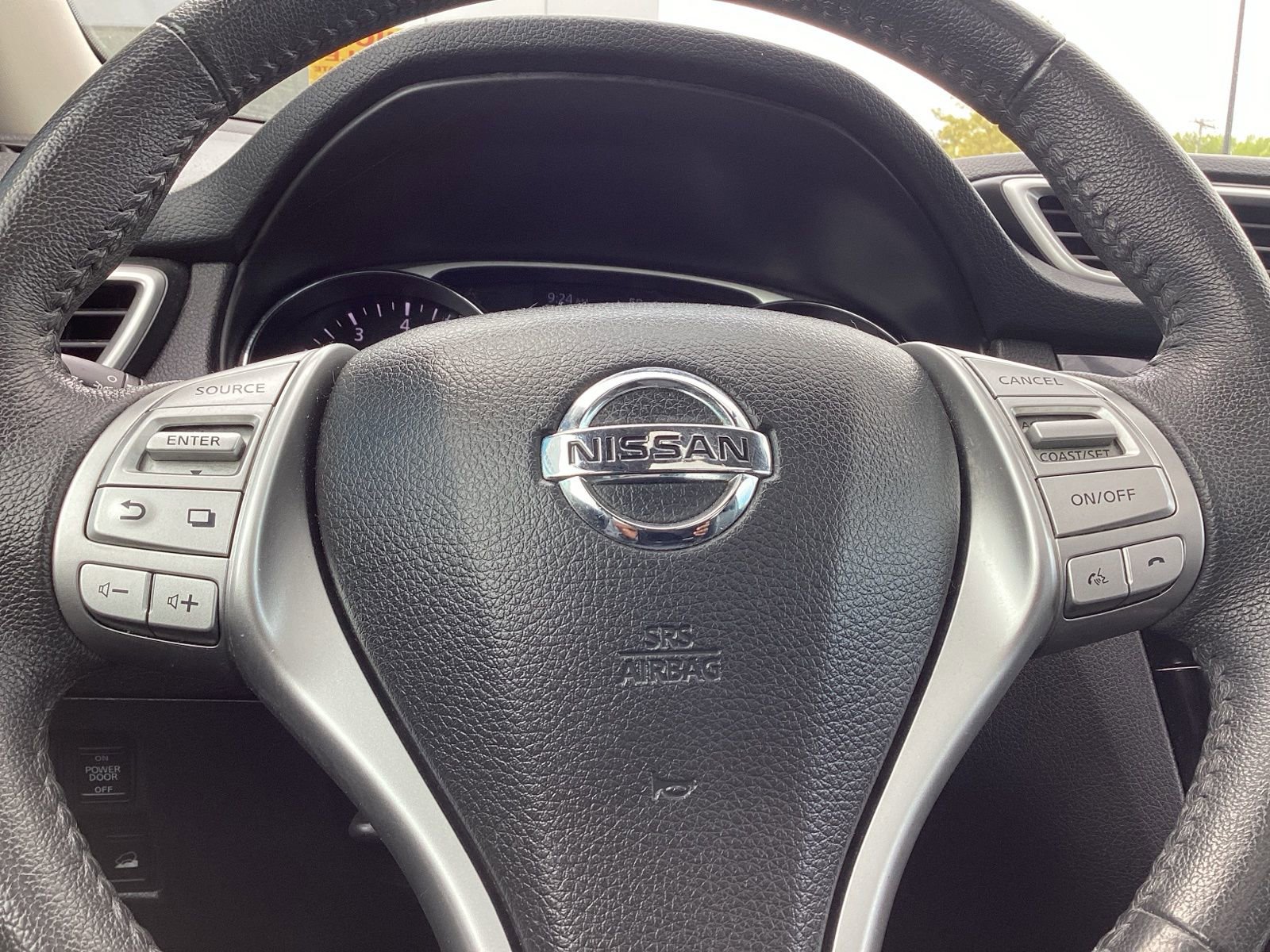 Used 2016 Nissan Rogue SL w/ SL Premium Package image 10