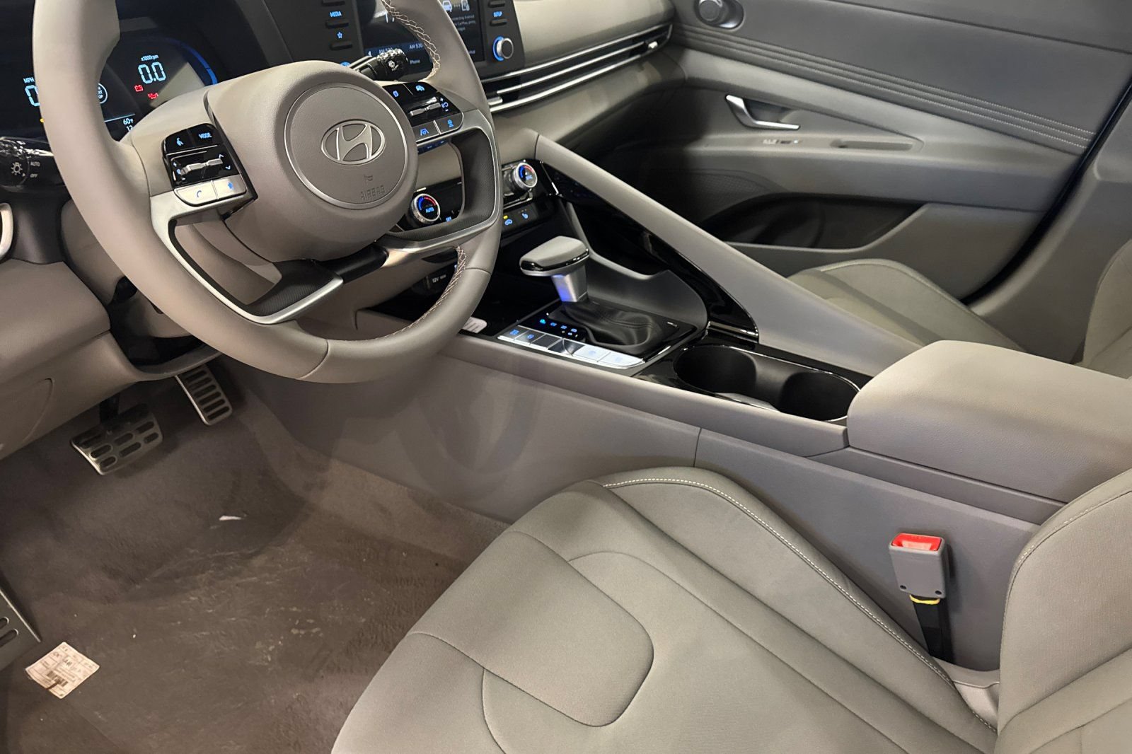 New 2026 Hyundai Elantra SEL Sport Premium FWD image 10