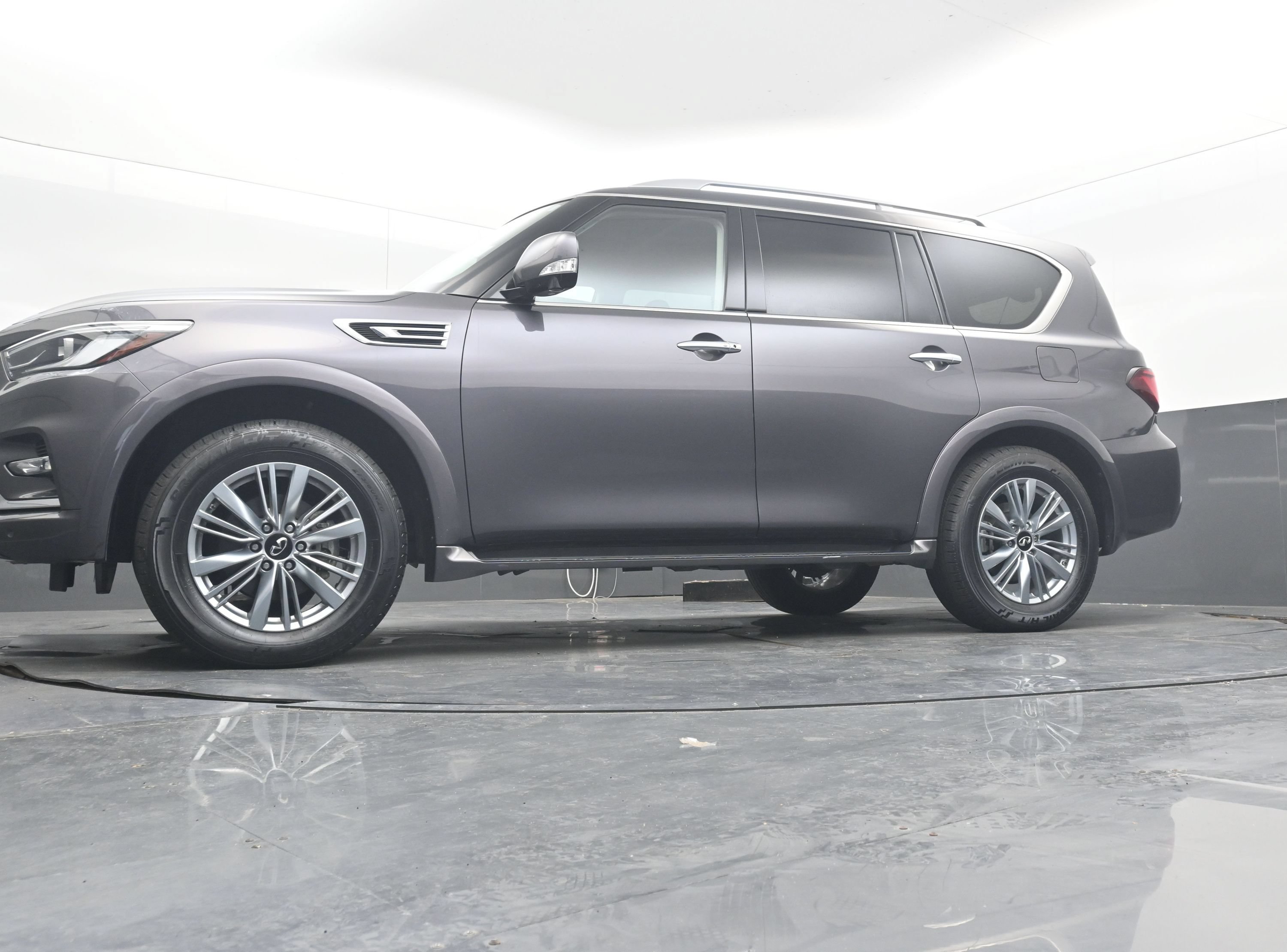 Used 2024 INFINITI QX80 Luxe AWD/4WD image 23