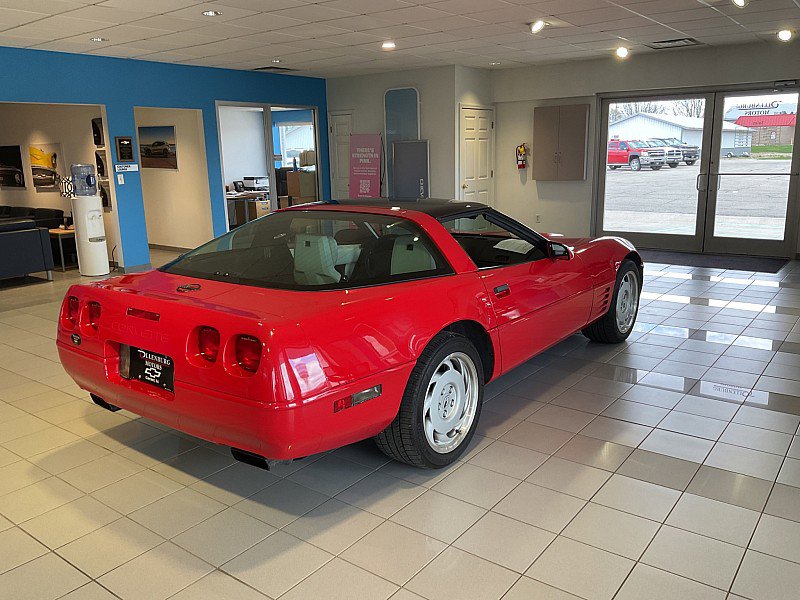 Used 1992 Chevrolet Corvette Coupe RWD image 5