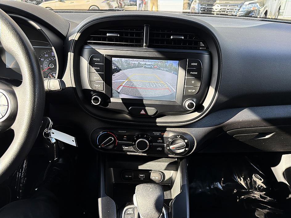 Used 2020 Kia Soul LX image 16