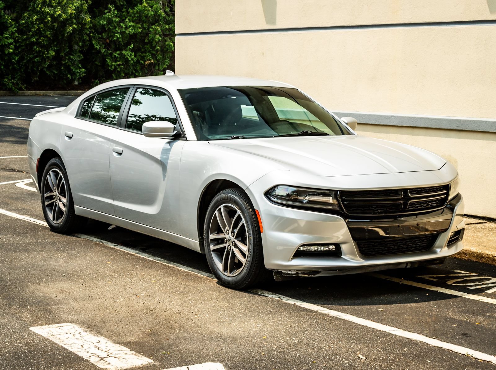Used 2019 Dodge Charger SXT AWD/4WD image 10