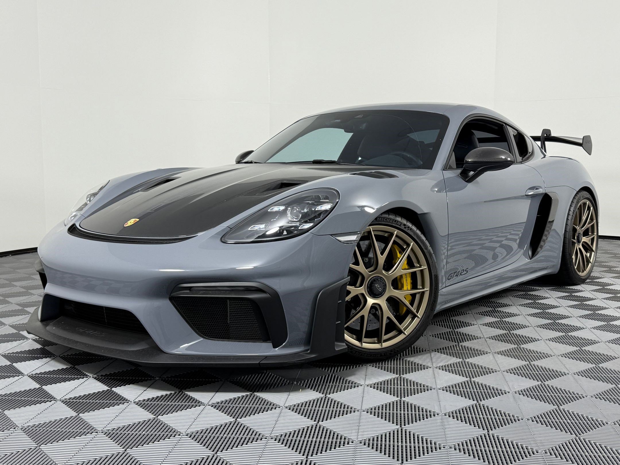Used 2023 Porsche 718 Cayman GT4 RS video 1