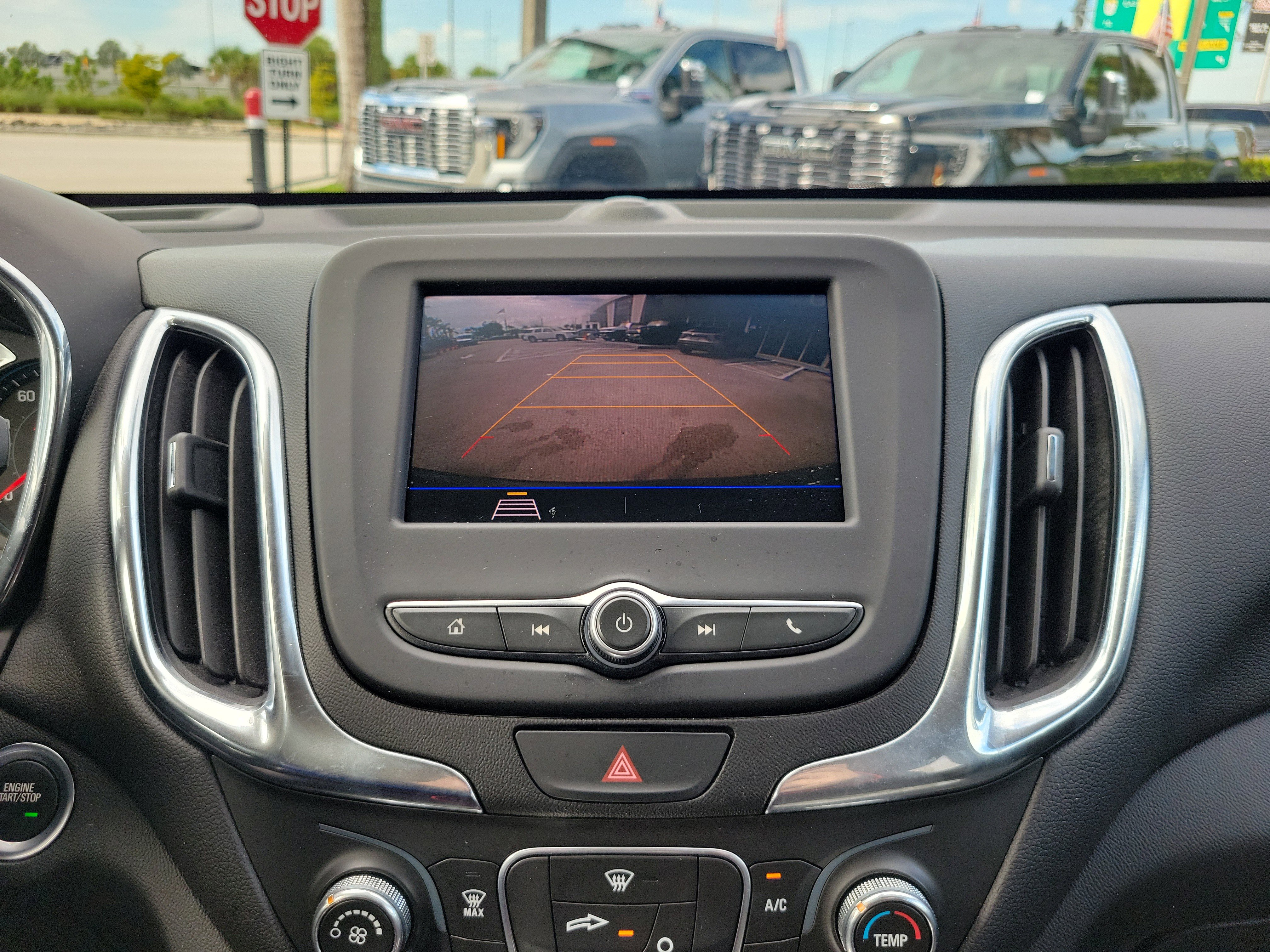 Used 2020 Chevrolet Equinox LT image 10