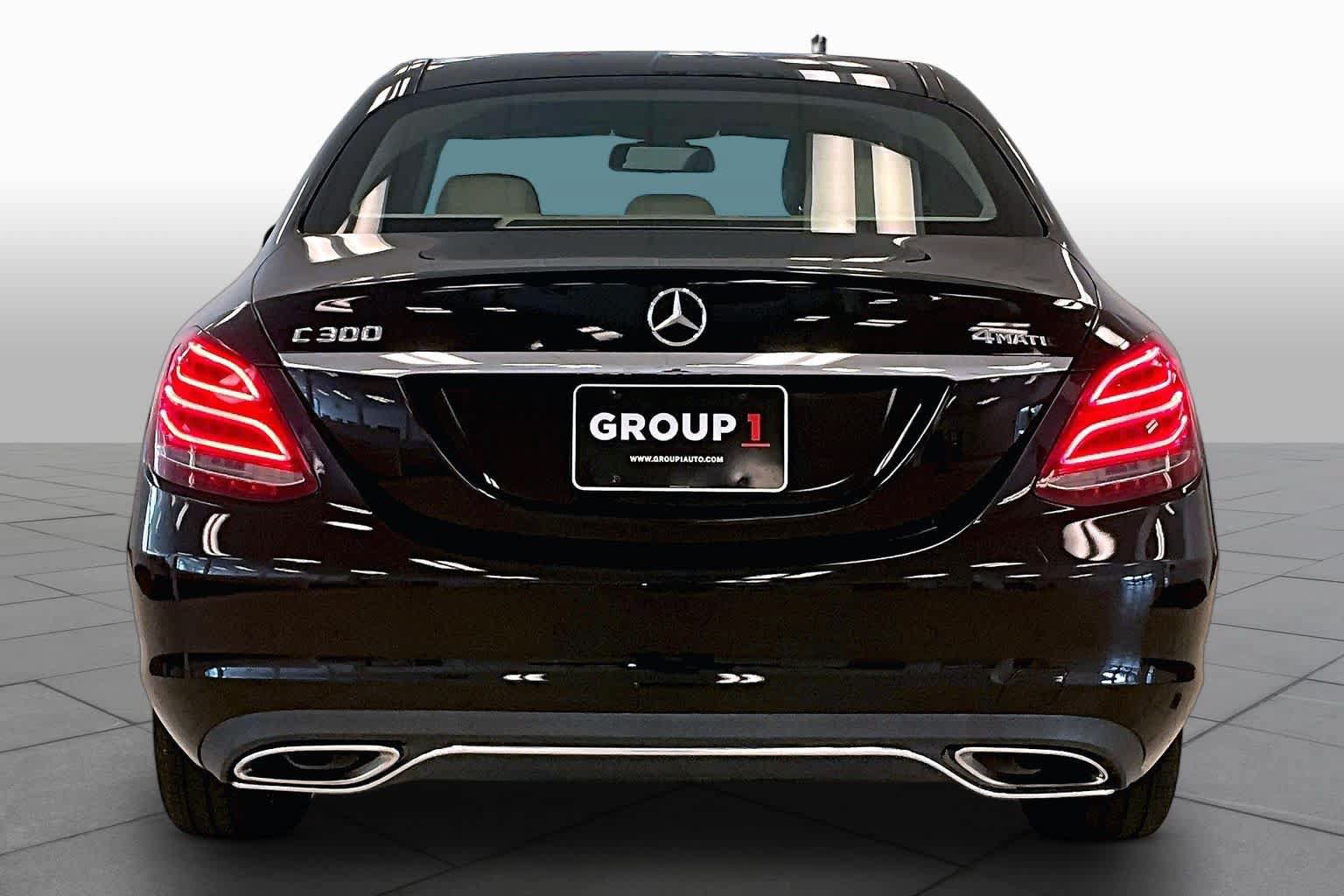 Used 2015 Mercedes-Benz C 300 4MATIC Sedan image 4