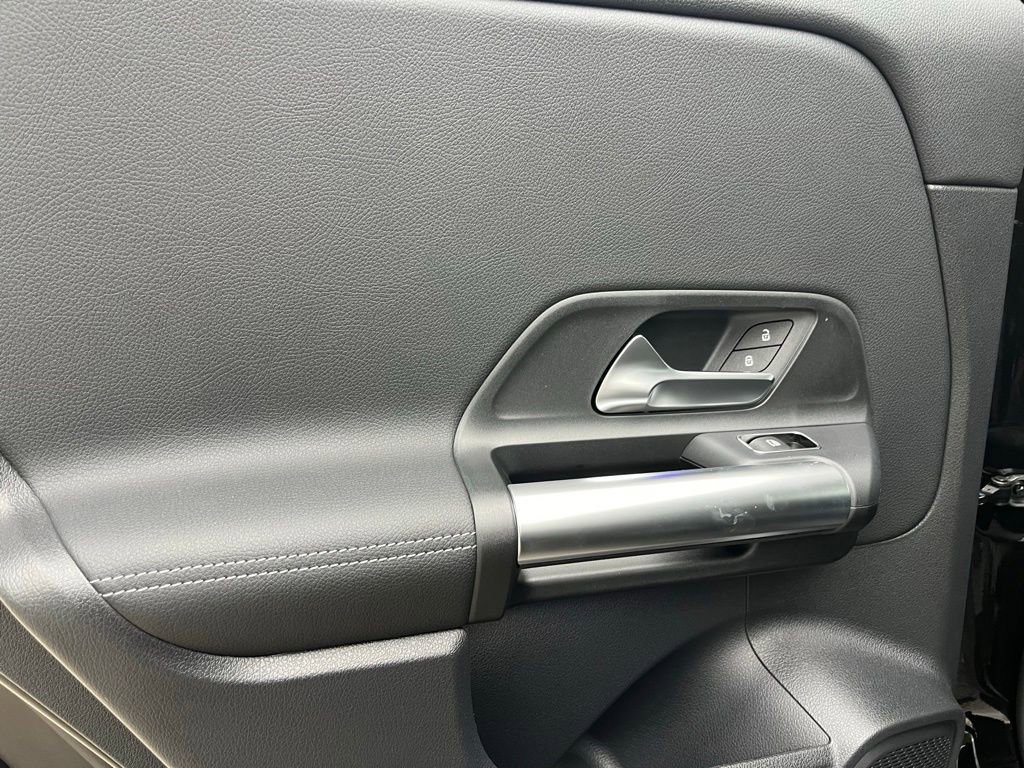 Used 2025 Mercedes-Benz GLA 250 4MATIC image 46