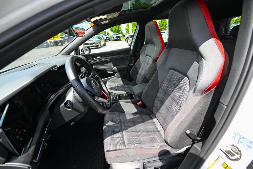 Used 2022 Volkswagen GTI SE FWD image 18
