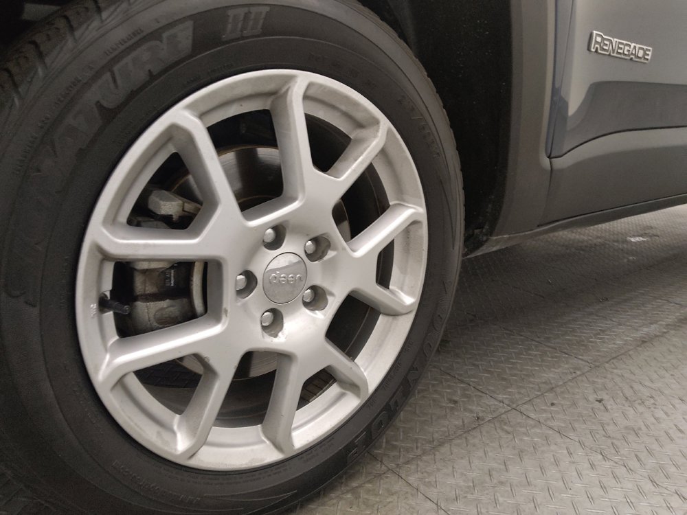 Used 2020 Jeep Renegade Latitude w/ LED Lighting Group image 31