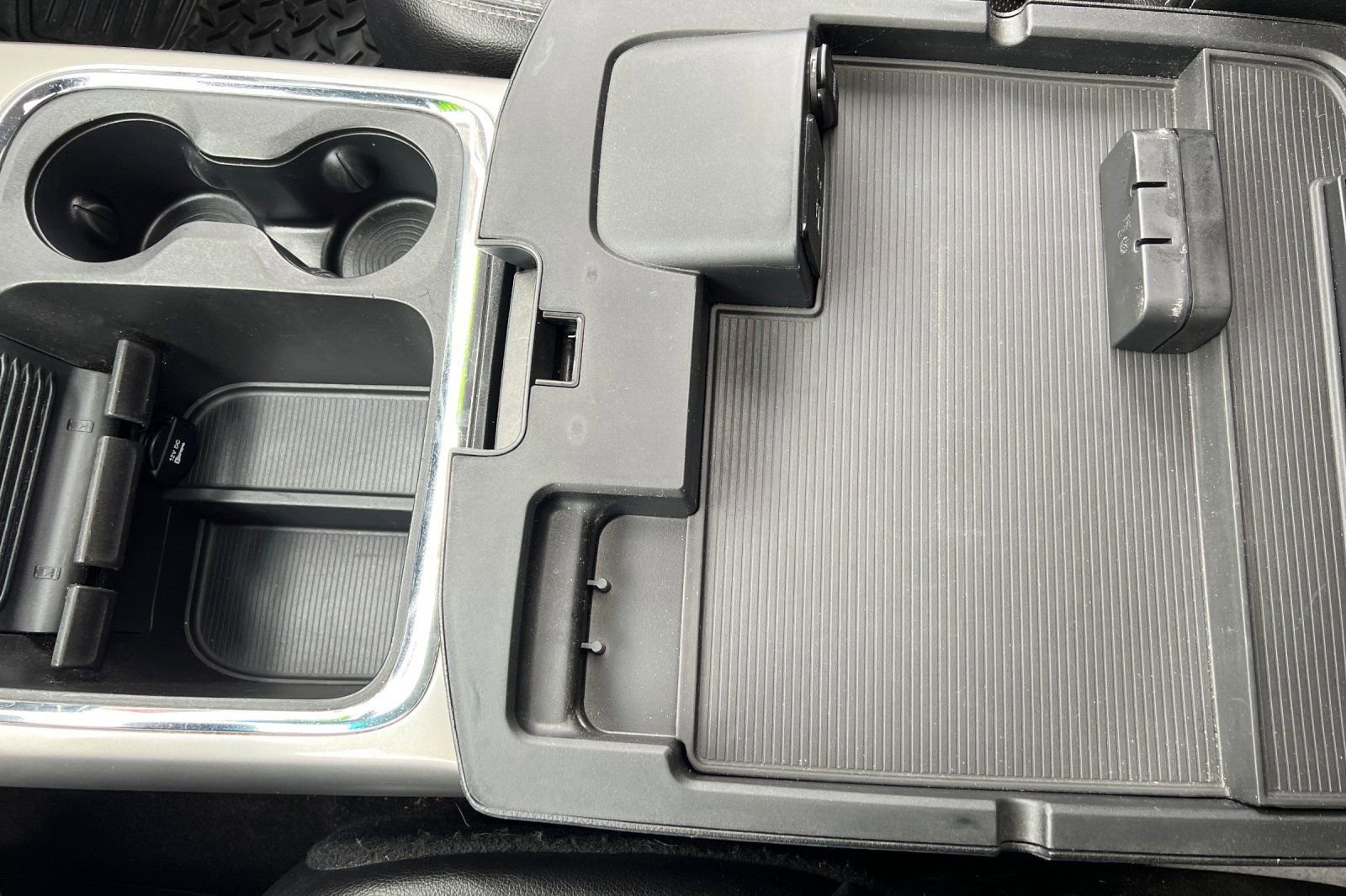 Used 2017 RAM 3500 Laramie image 31