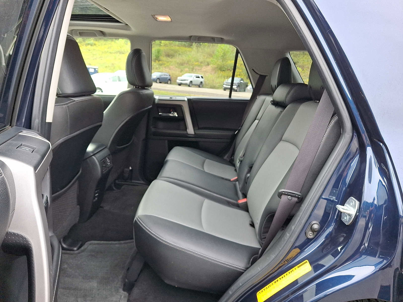 Used 2014 Toyota 4Runner SR5 Premium image 11