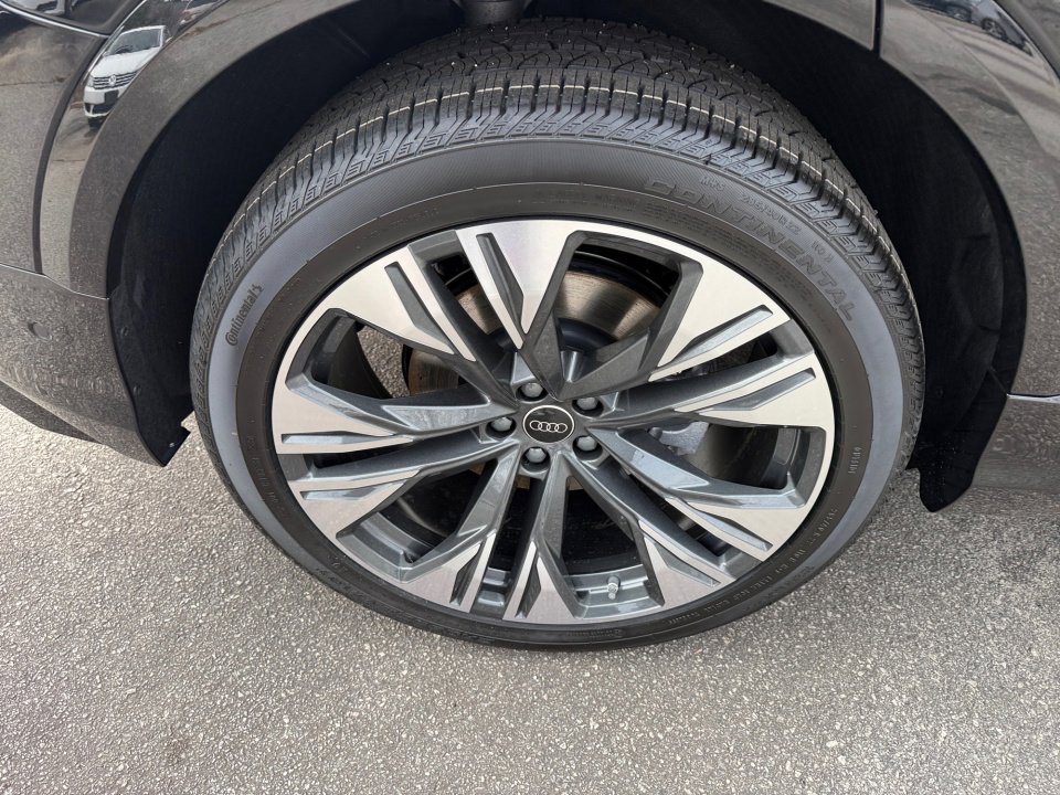 New 2026 Audi Q8 Premium Plus image 23