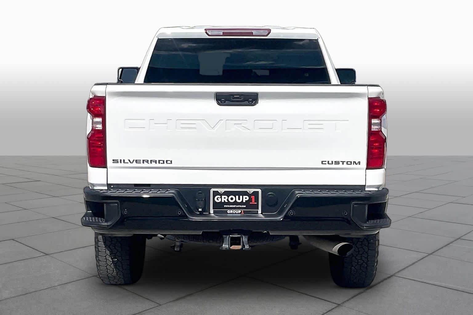 Used 2024 Chevrolet Silverado 2500 Custom w/ Custom Value Package AWD/4WD image 5