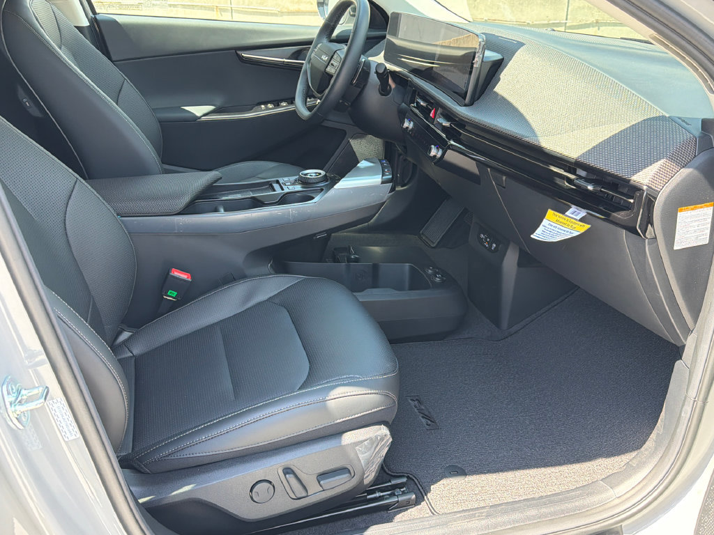New 2026 Kia EV6 Wind RWD image 11
