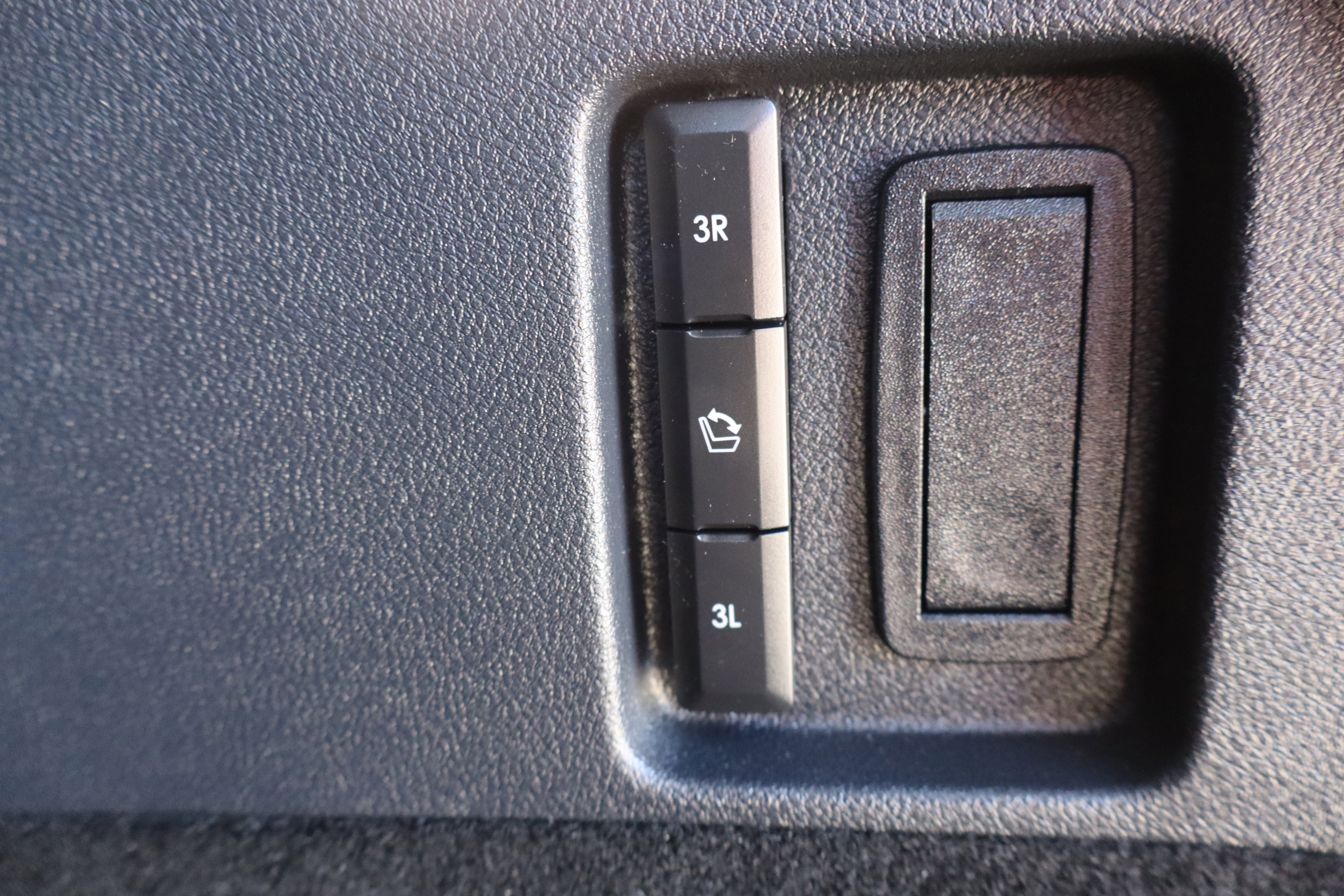 Used 2025 Lincoln Aviator Black Label AWD/4WD image 35