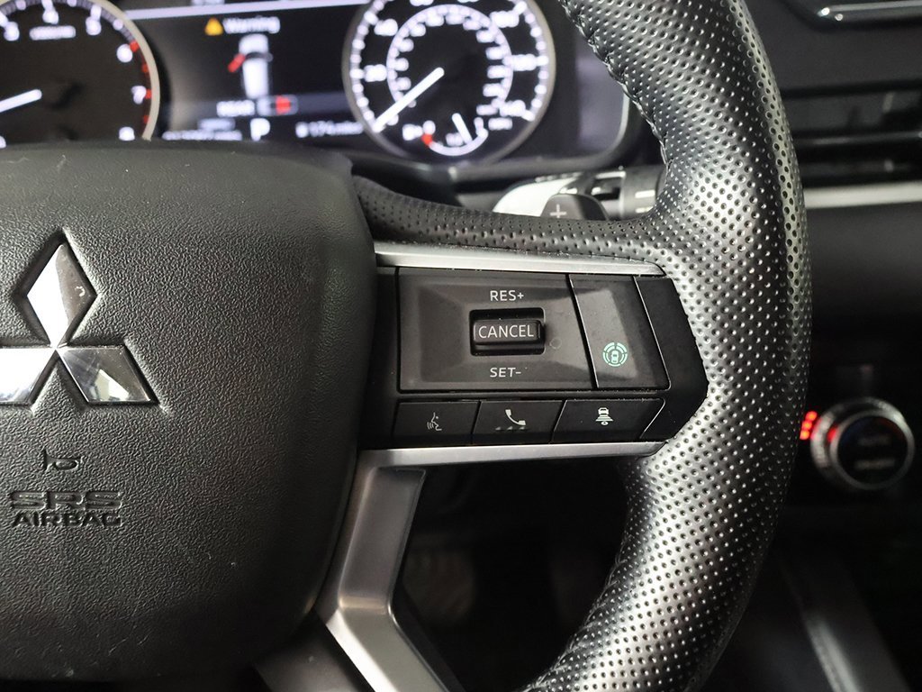 Used 2024 Mitsubishi Outlander SE image 43