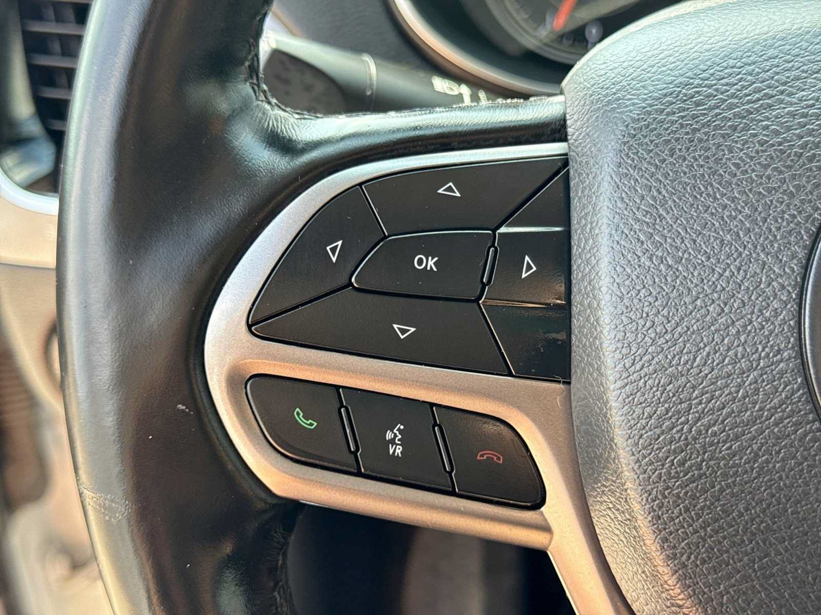 Used 2020 Jeep Cherokee Limited AWD/4WD image 22