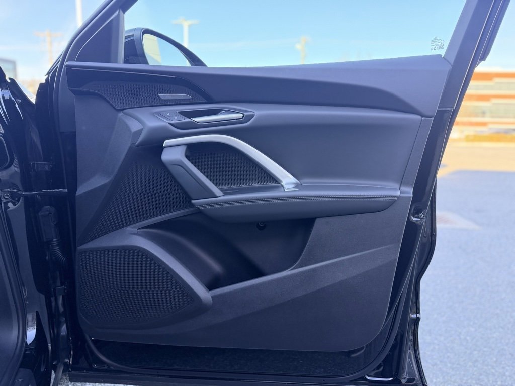 Used 2025 Audi Q5 Premium Plus w/ Premium Plus image 24