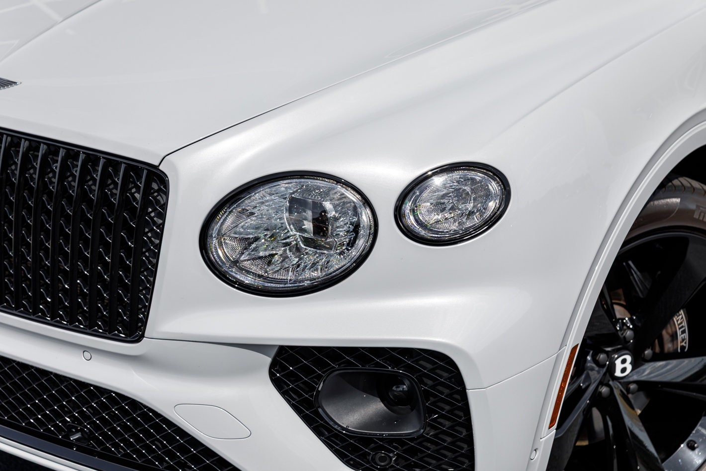 Used 2023 Bentley Bentayga Extended Wheelbase AWD/4WD image 8