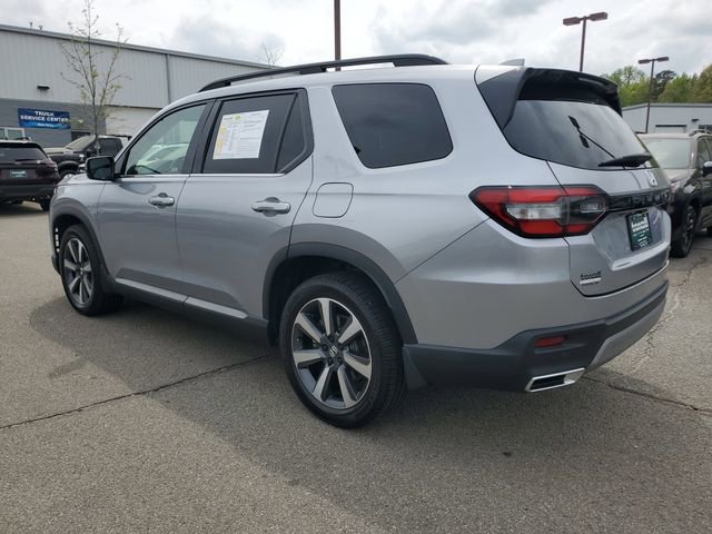 Used 2023 Honda Pilot Touring image 4