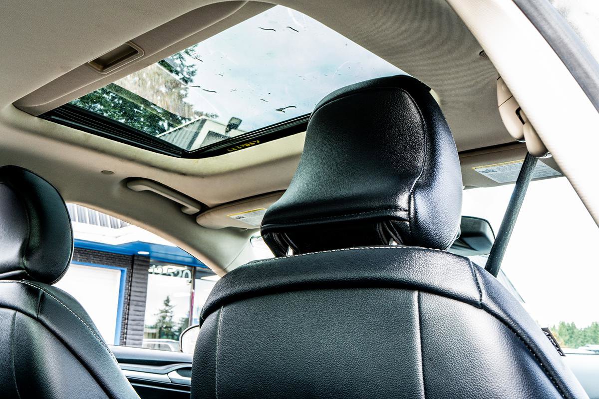 Used 2018 Ford Fusion Energi Titanium image 36