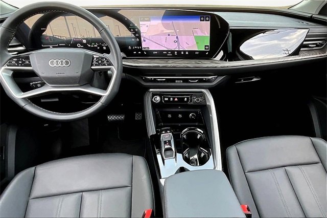 Used 2025 Audi Q5 Premium image 15