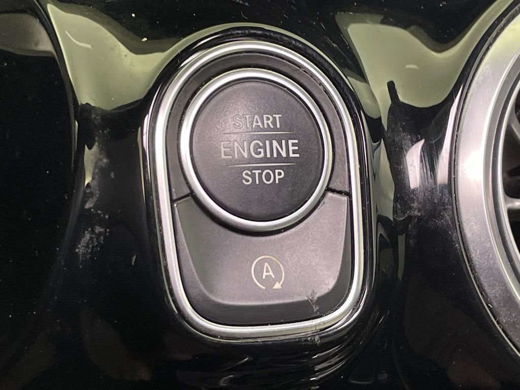 Used 2021 Mercedes-Benz GLA 250 4MATIC image 35