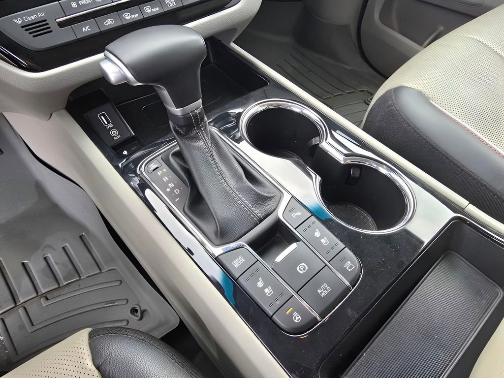 Used 2020 Kia Sedona SX image 19