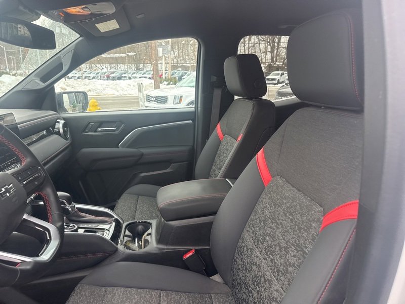 Used 2024 Chevrolet Colorado Z71 w/ Z71 Convenience Package 2 image 11