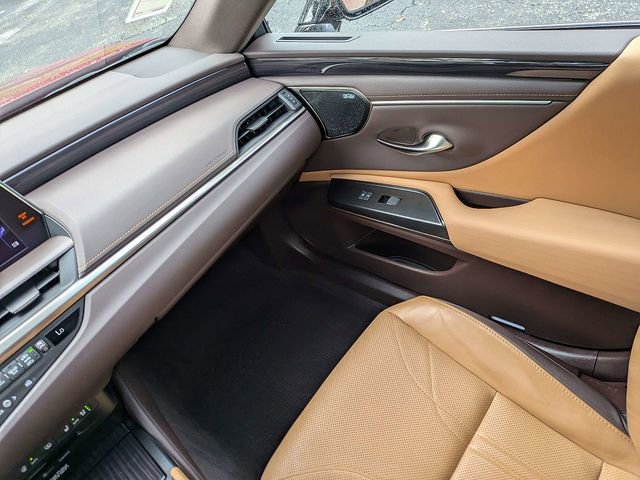 Used 2019 Lexus ES 350 Ultra Luxury w/ Accessory Package 2 image 16
