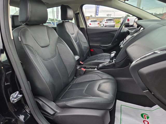 Used 2017 Ford Focus Titanium FWD image 21