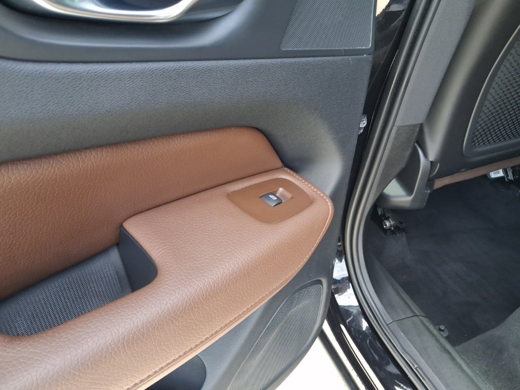 Used 2020 Volvo XC60 T5 Inscription w/ Protection Package Premier AWD/4WD image 12