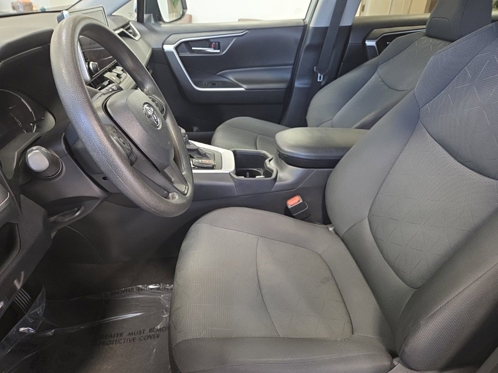 Used 2024 Toyota RAV4 XLE image 12