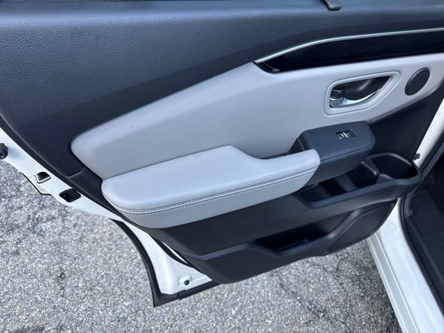 Used 2024 Honda Pilot Touring image 15