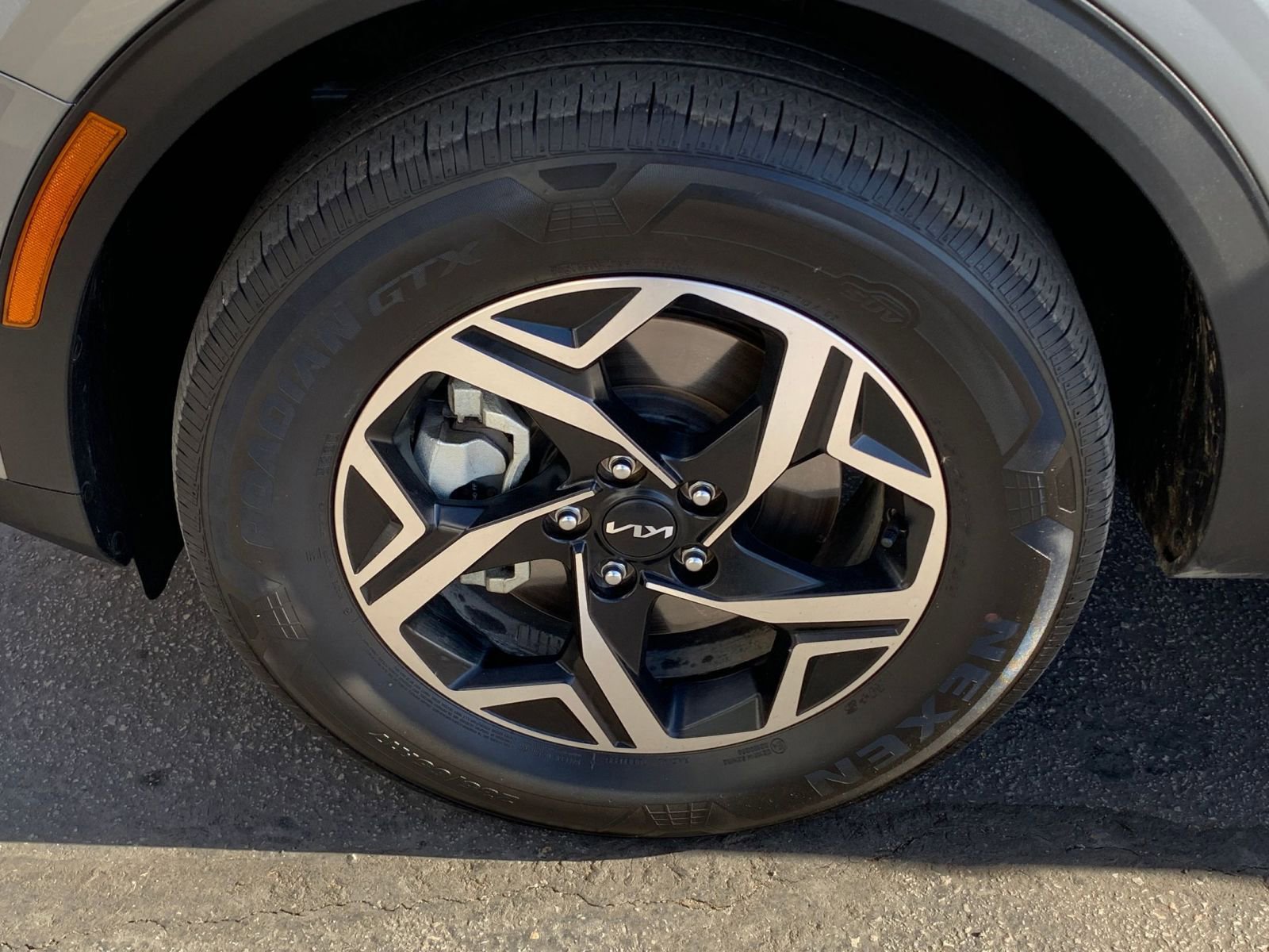 Used 2024 Kia Sportage LX image 29