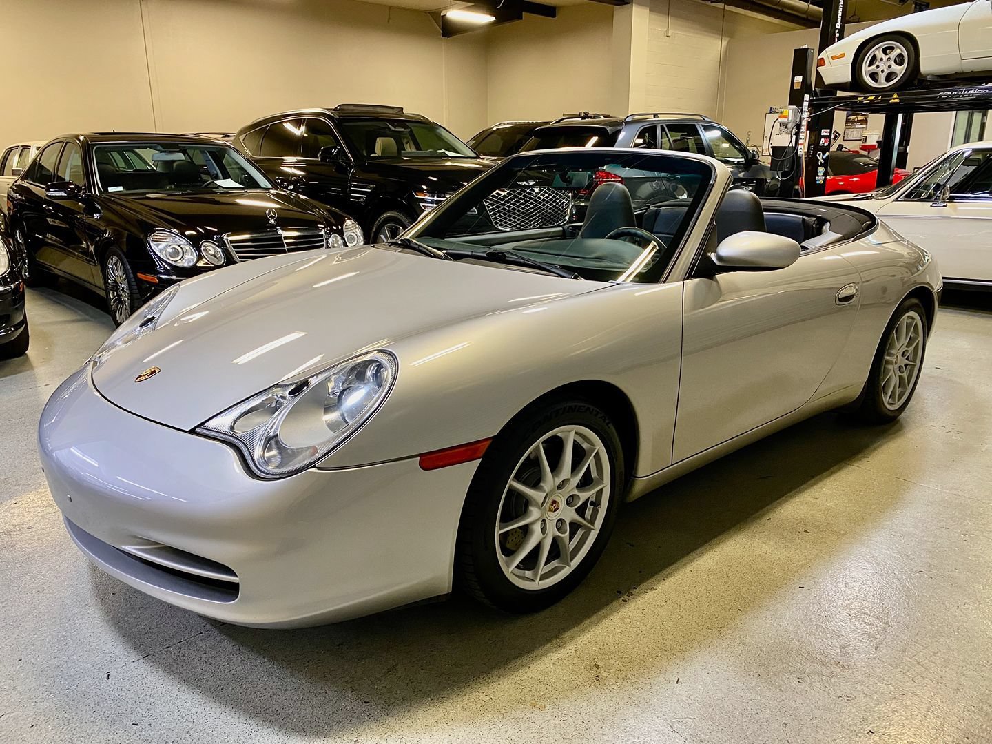 Used 2004 Porsche 911 Carrera RWD image 4
