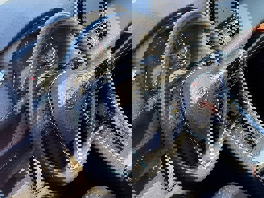 Used 2021 Toyota RAV4 Limited image 25