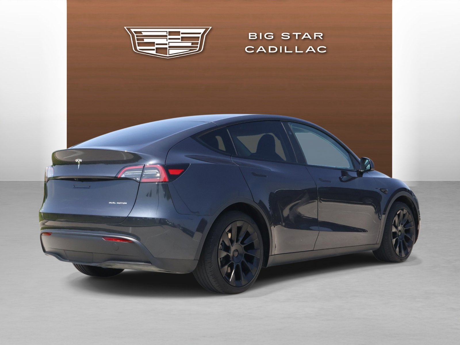 Used 2024 Tesla Model Y Long Range AWD/4WD image 5