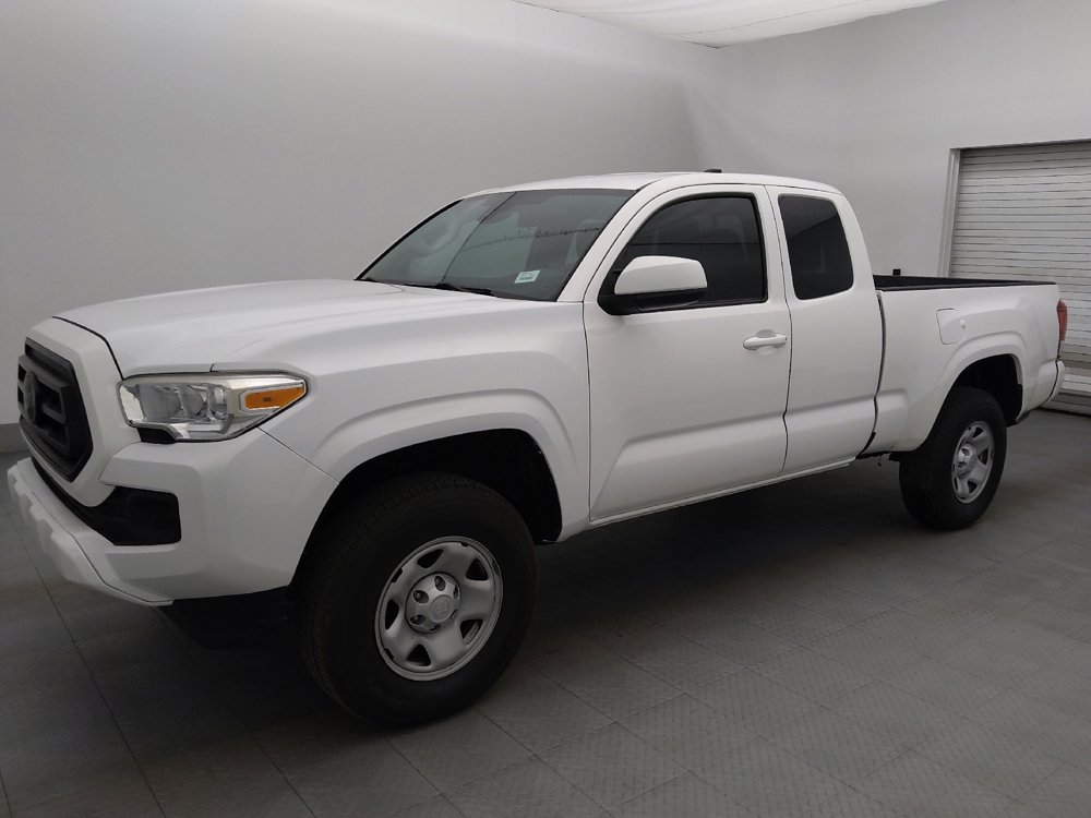 Used 2020 Toyota Tacoma SR image 2