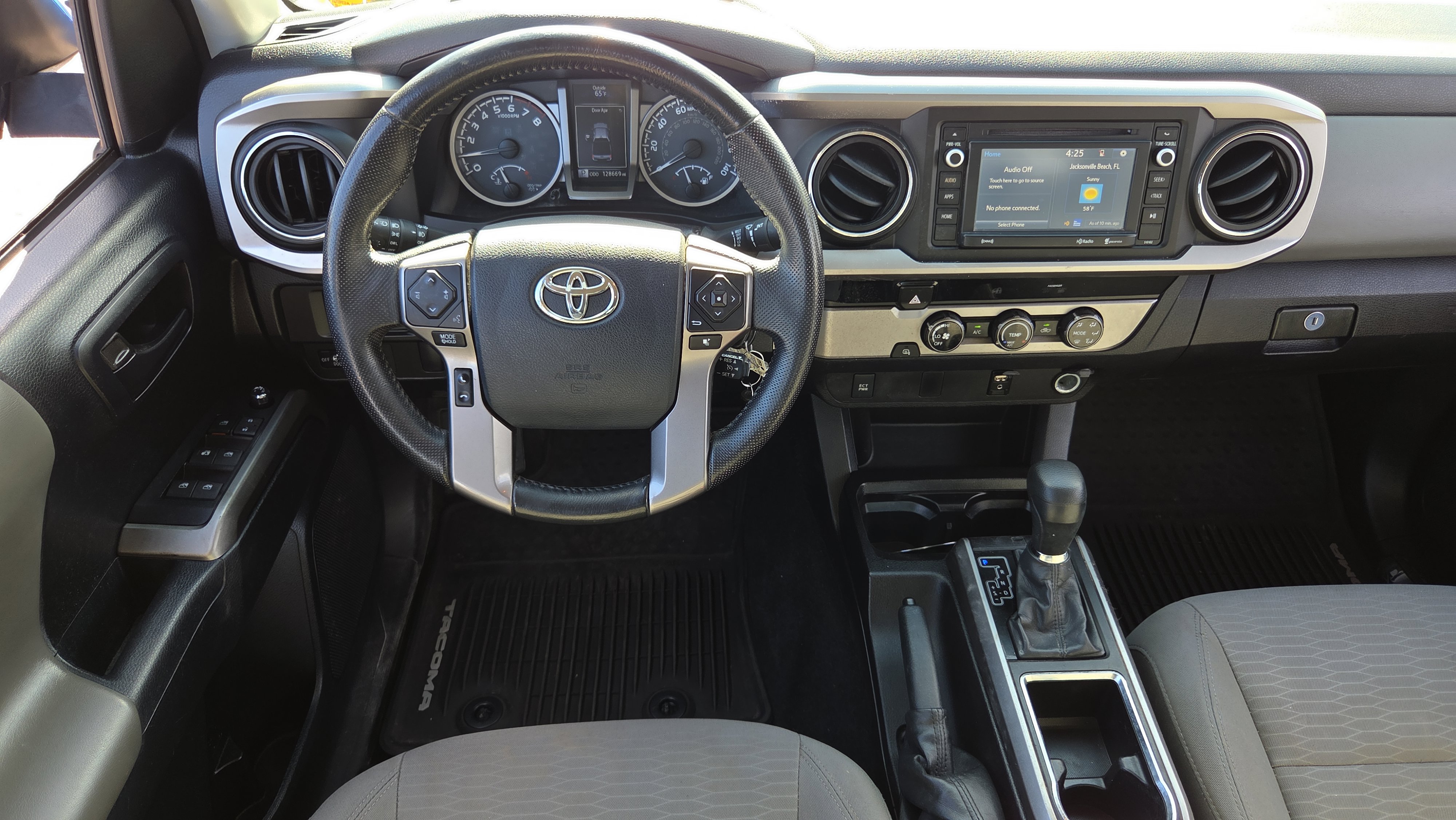 Used 2016 Toyota Tacoma SR5 w/ Towing Package image 16