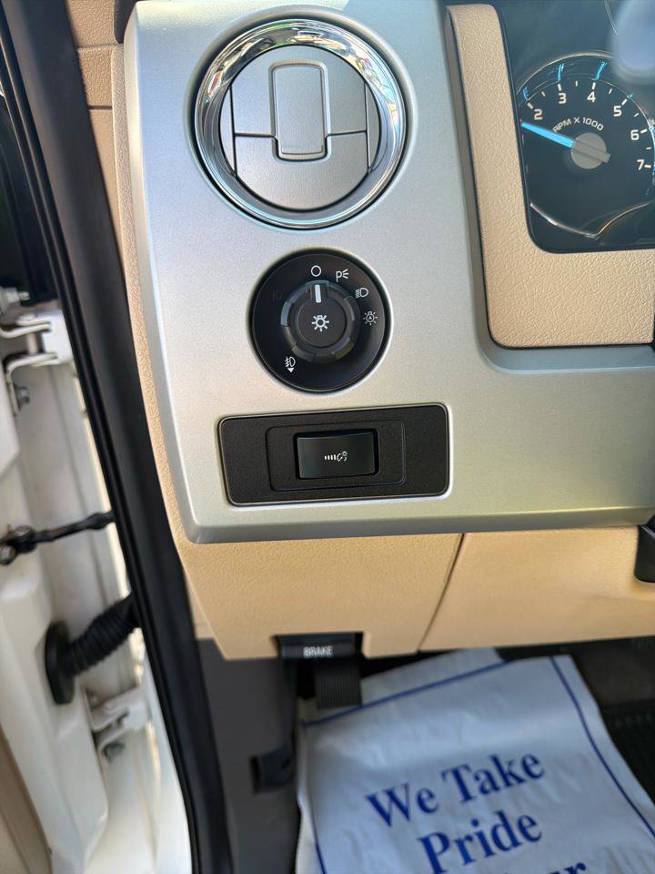 Used 2012 Ford F150 Lariat w/ Lariat Chrome Pkg image 11