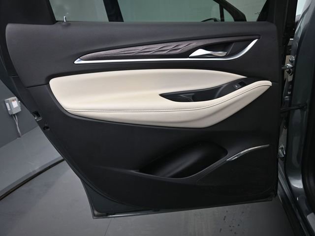 Used 2023 Buick Enclave Avenir w/ Avenir Technology Package image 14