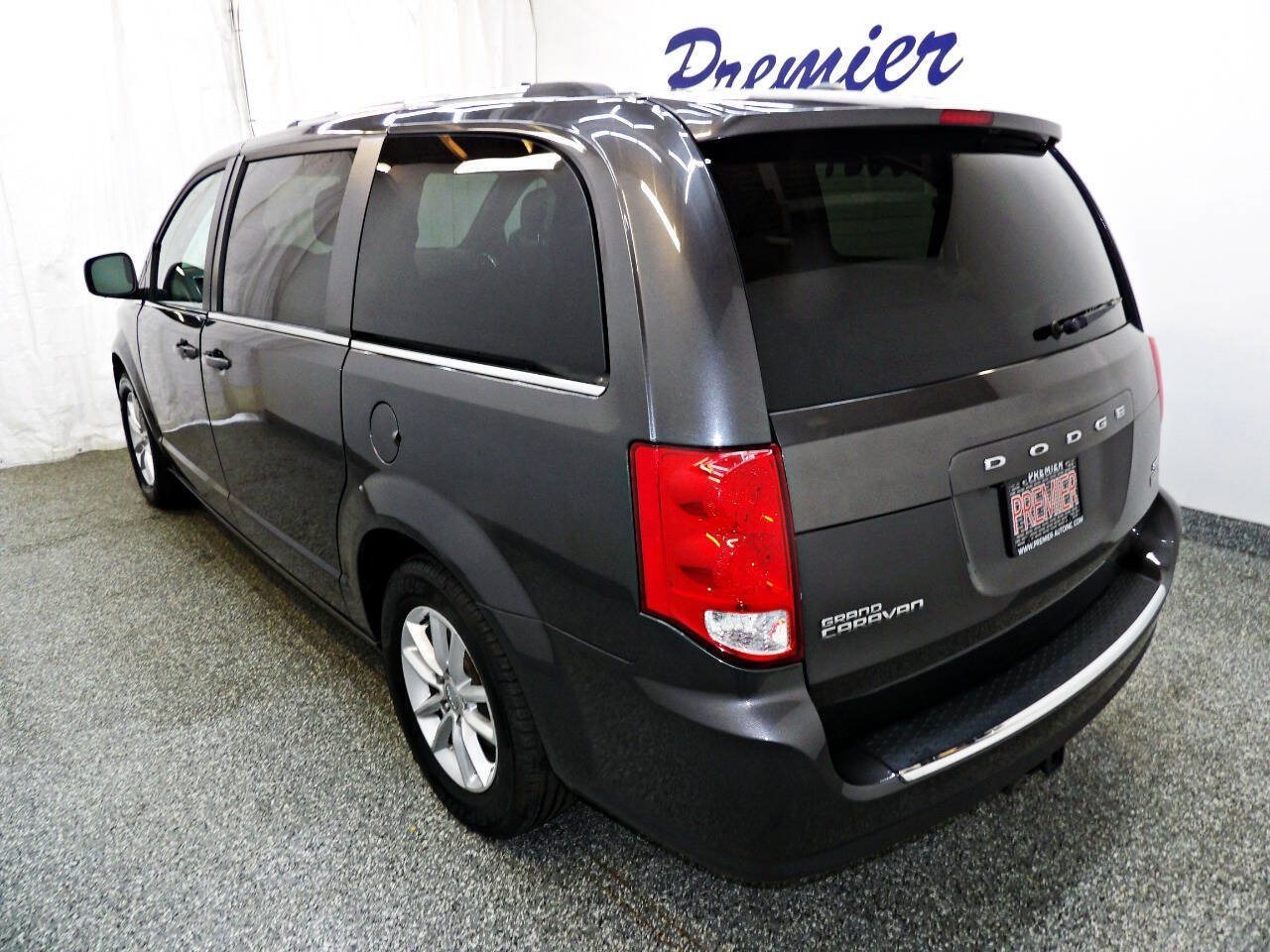 Used 2019 Dodge Grand Caravan SXT FWD image 4