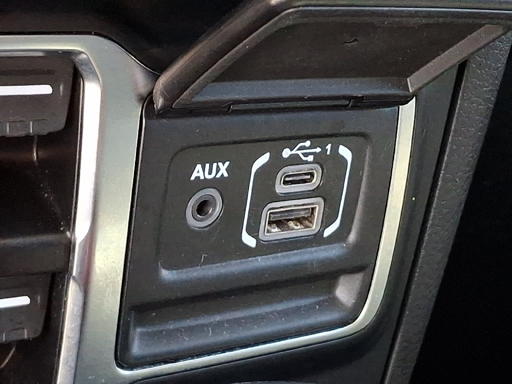 Used 2024 Jeep Wrangler Unlimited Sahara AWD/4WD image 23