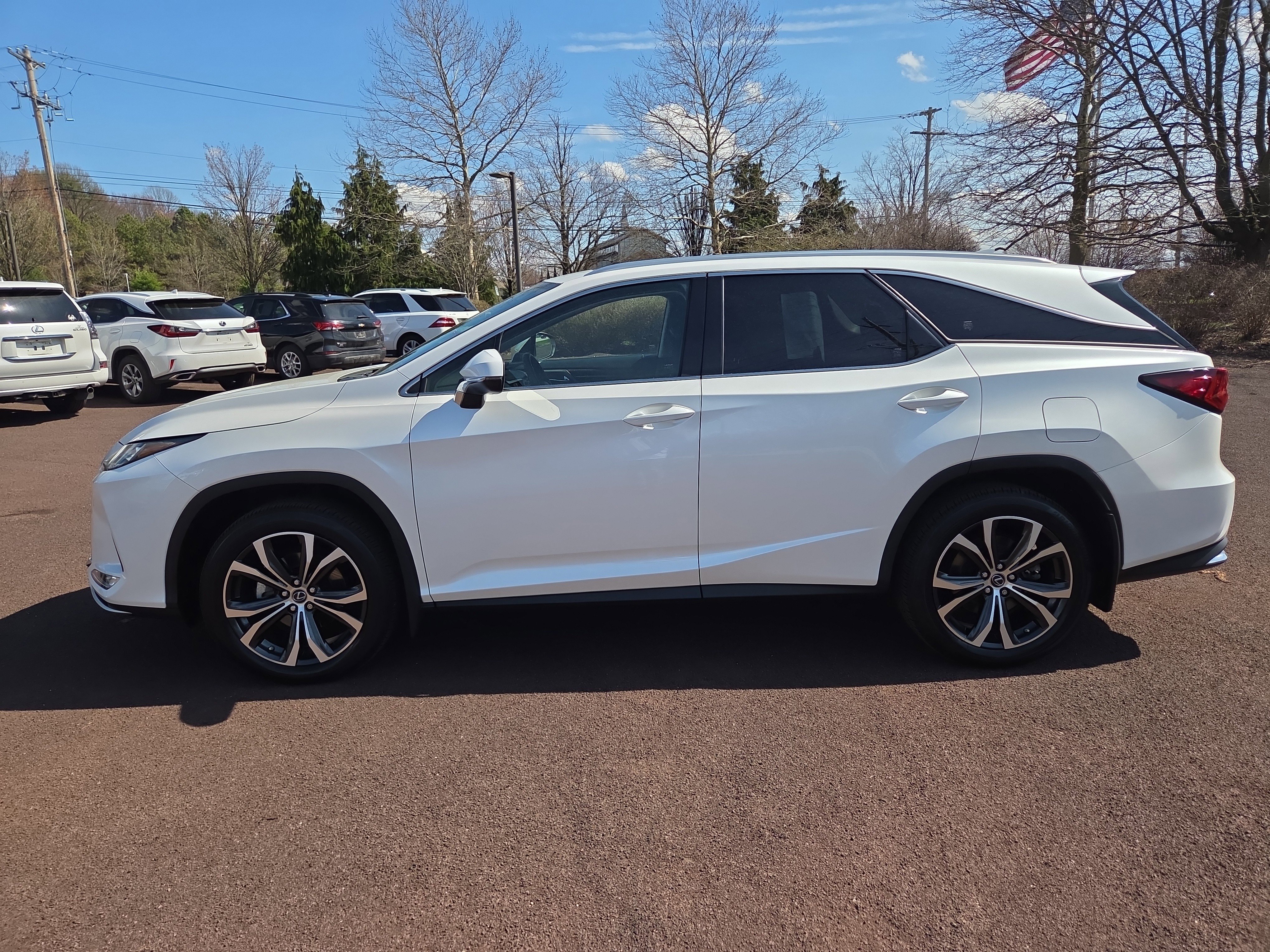 Certified 2022 Lexus RX 350L Premium w/ Premium Package image 6