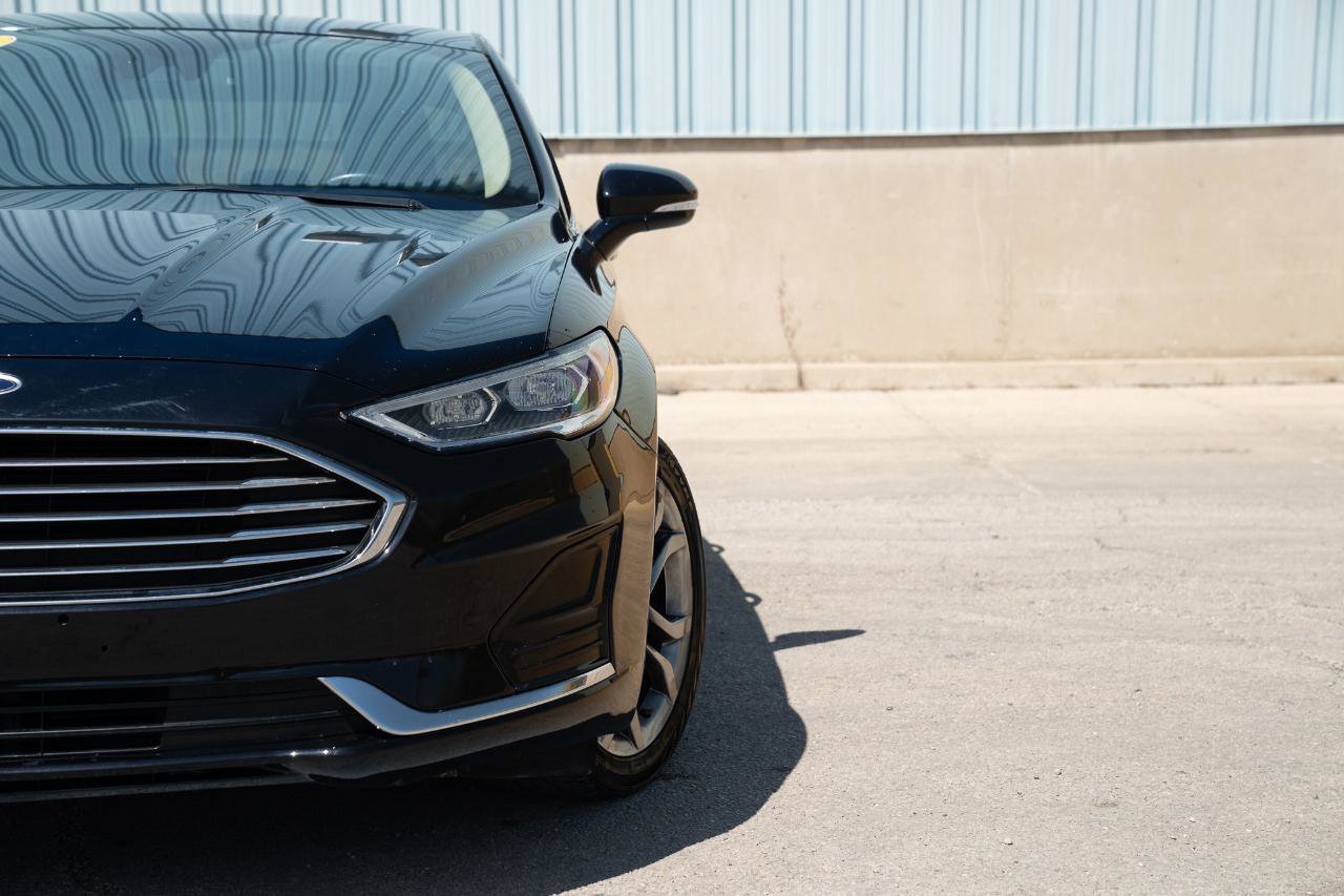 Used 2020 Ford Fusion SEL FWD image 2