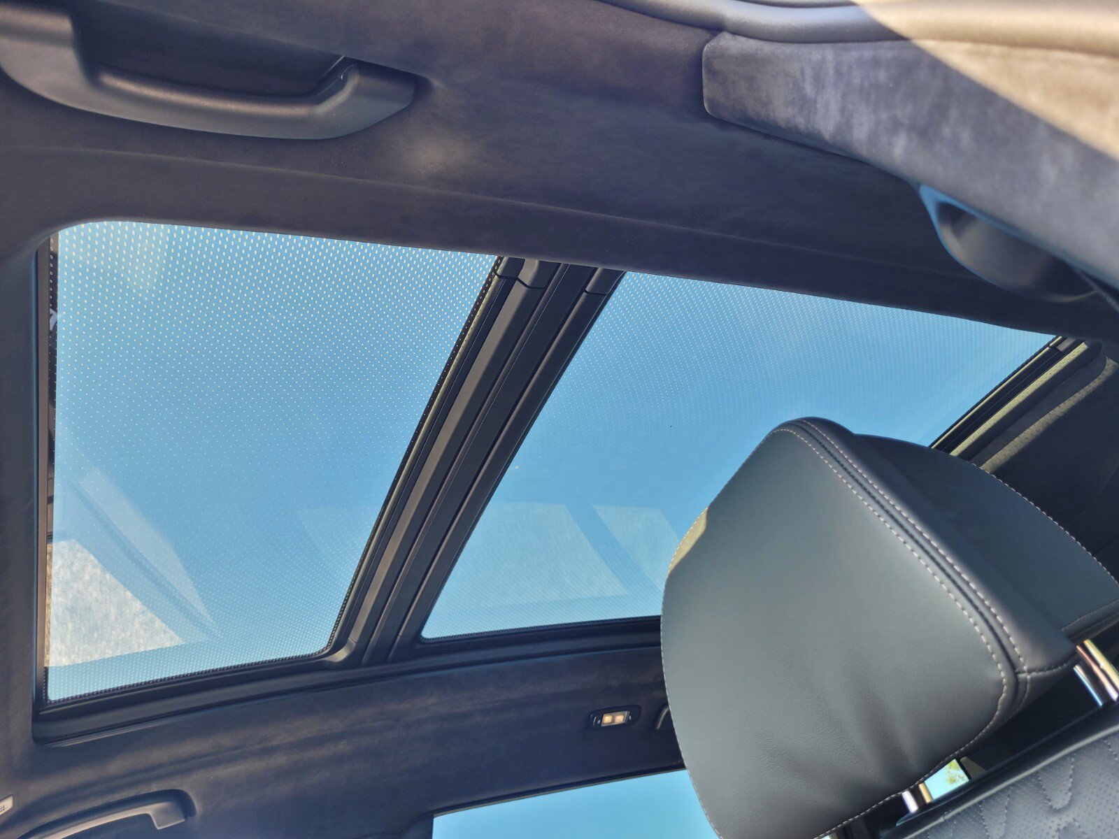 New 2026 BMW X7 M60i w/ Executive Package image 20