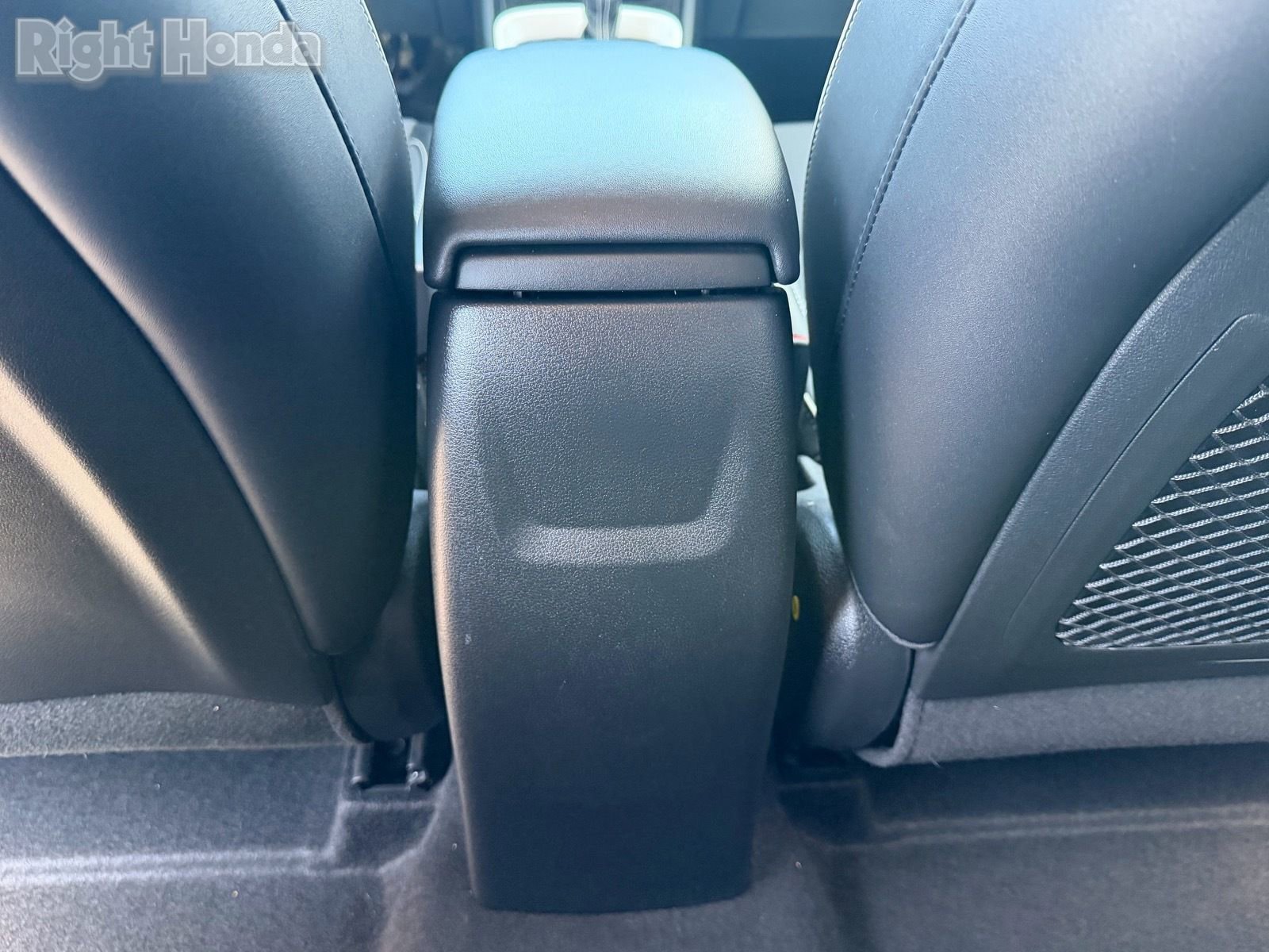 Used 2023 Hyundai Venue Limited FWD image 18