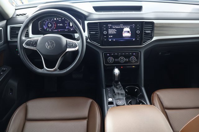 Used 2022 Volkswagen Atlas SEL image 2