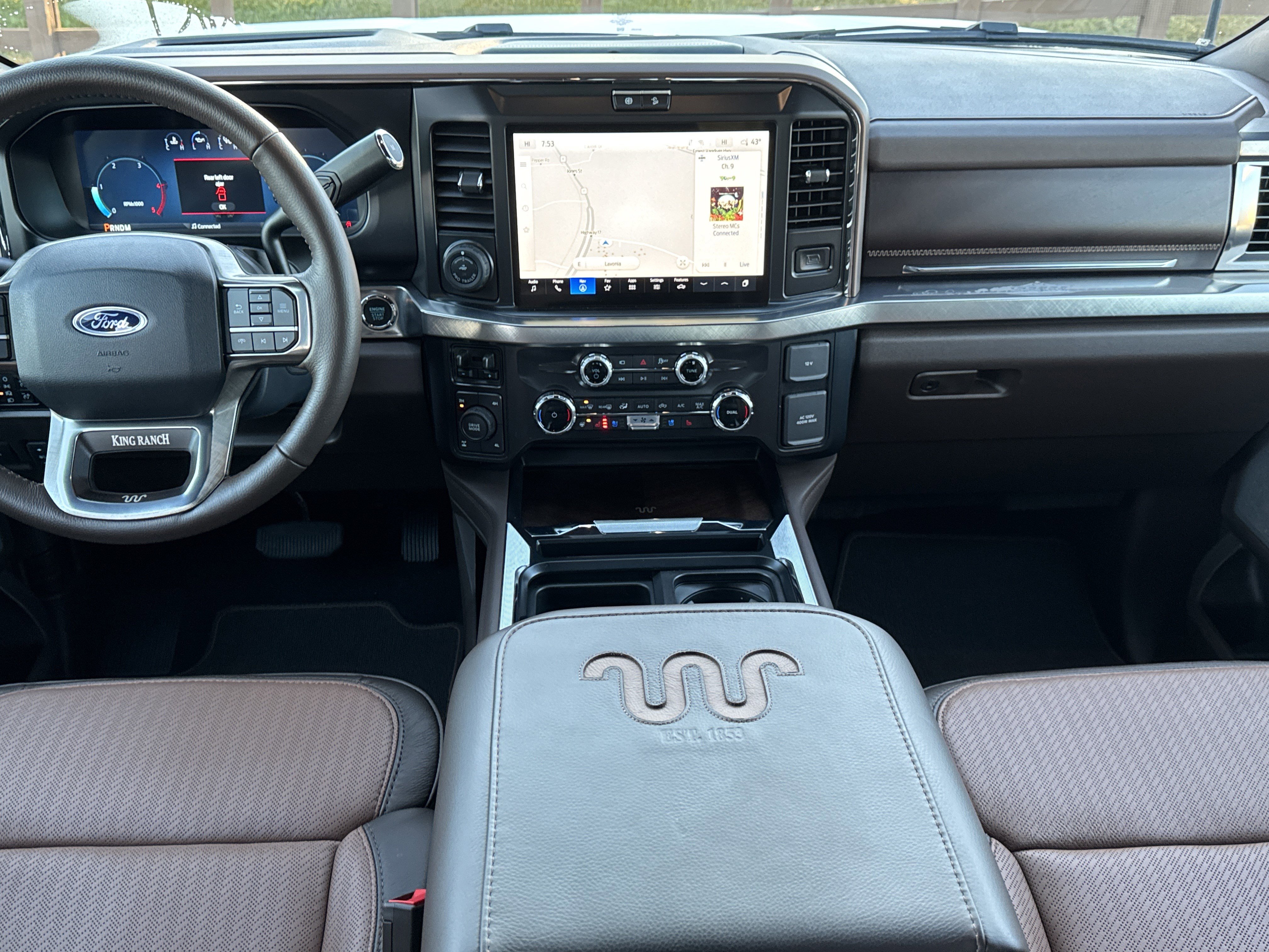 Used 2025 Ford F350 King Ranch w/ FX4 Off-Road Package image 25